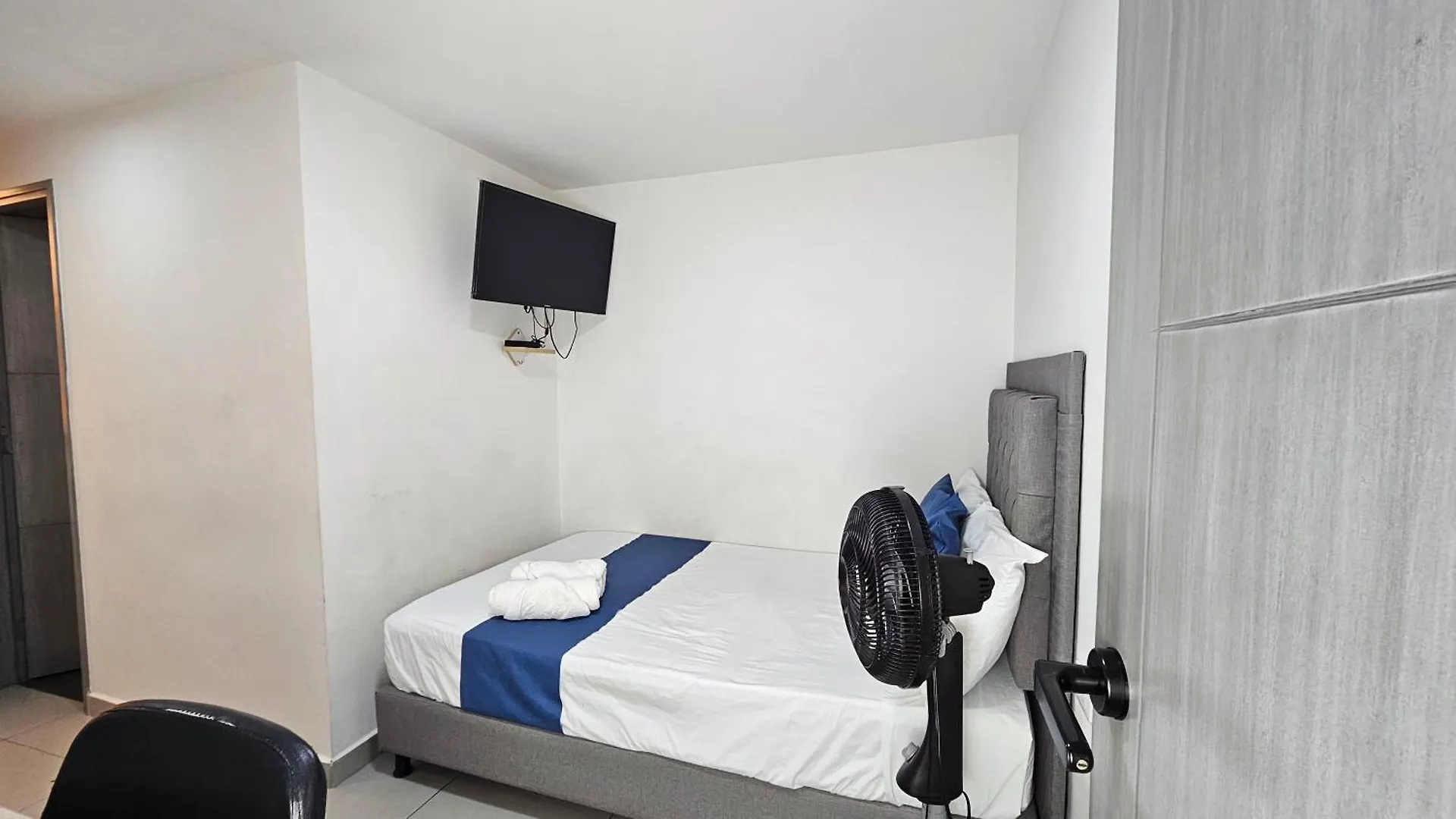 Andaliving Campo Valdes Hospedaje Medellin