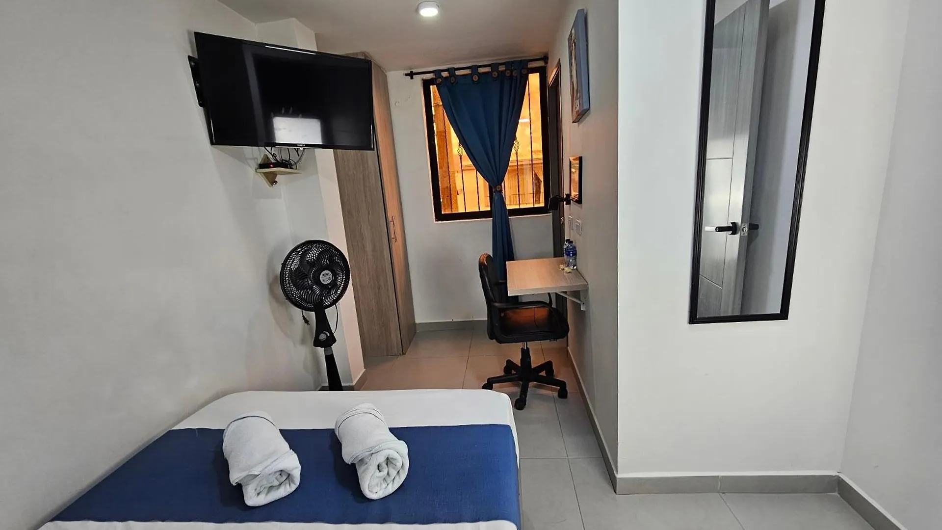 Andaliving Campo Valdes Hospedaje Medellin 0*,